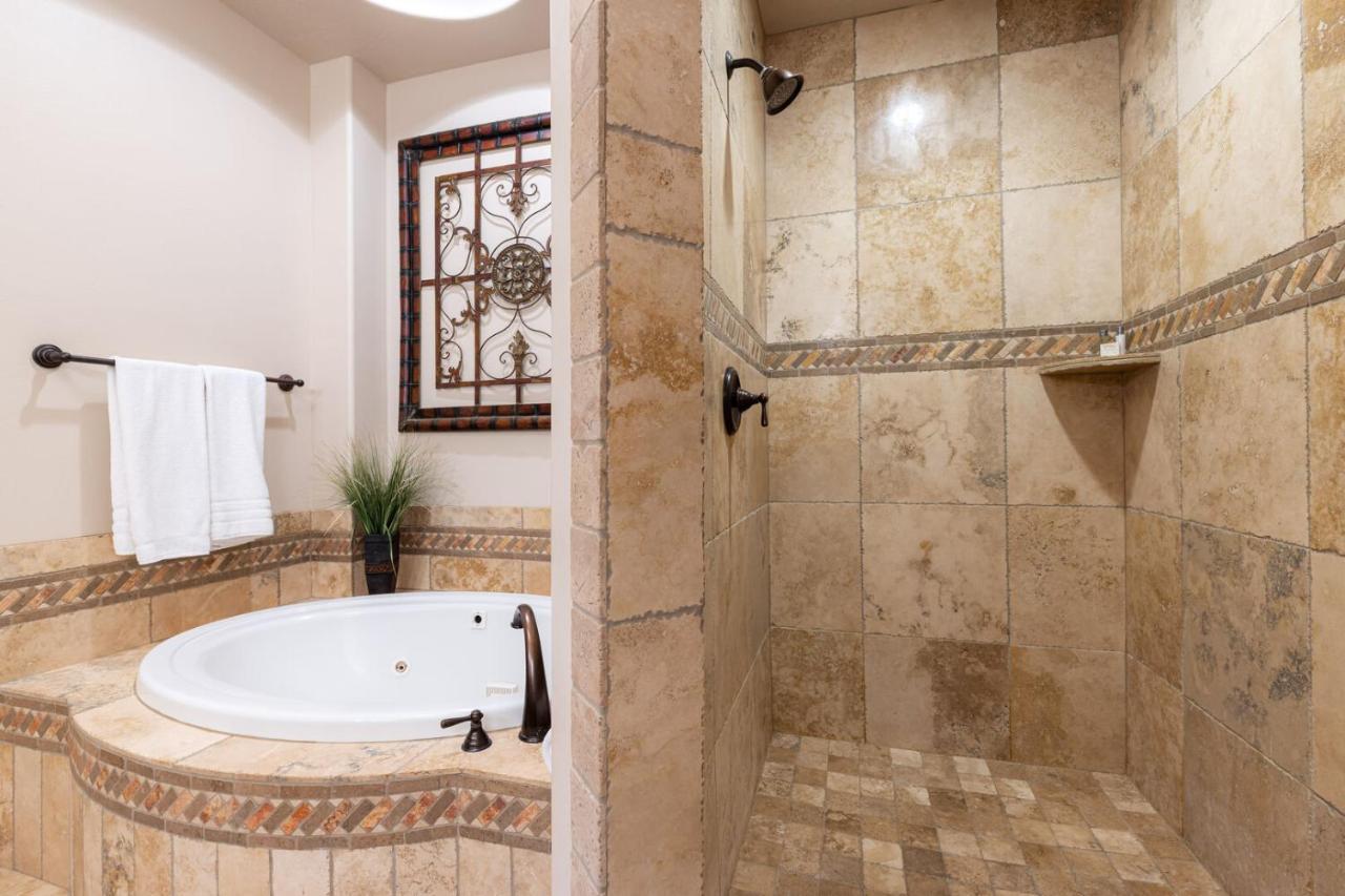 D5-Coral Springs Poolside-Ground Floor 3-Bedroom Hillside View ハリケーン 部屋 写真