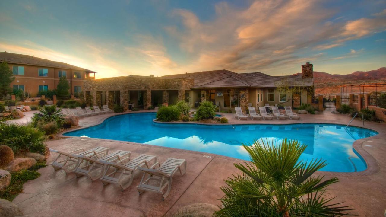 D5-Coral Springs Poolside-Ground Floor 3-Bedroom Hillside View ハリケーン エクステリア 写真