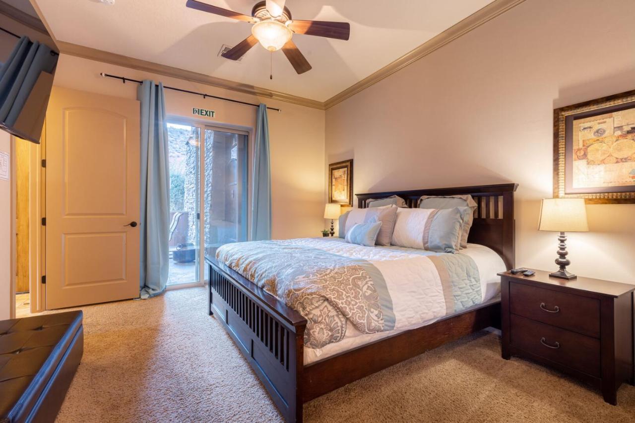 D5-Coral Springs Poolside-Ground Floor 3-Bedroom Hillside View ハリケーン 部屋 写真